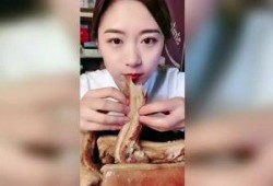 娱乐吃瓜酱 女生